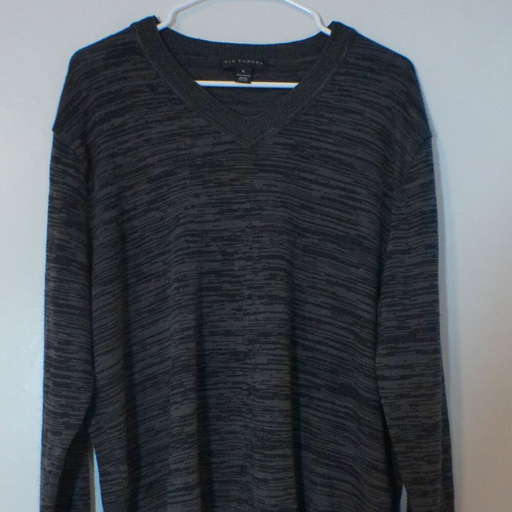 Via Europa Men’s XL Black V-Neck Sweater – Textured Knit – Classic Minimalist